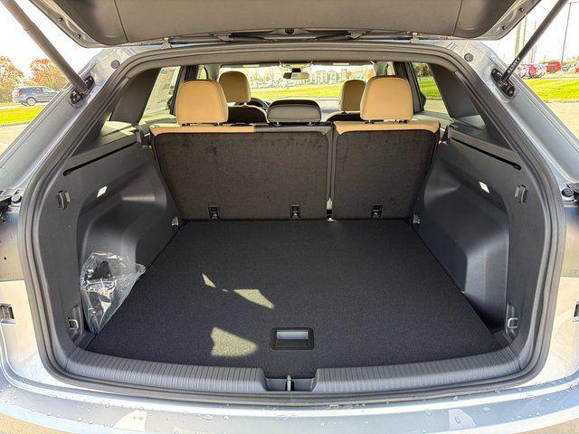 new 2026 Volkswagen Atlas Cross Sport car, priced at $39,654