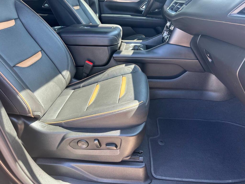used 2023 GMC Yukon car