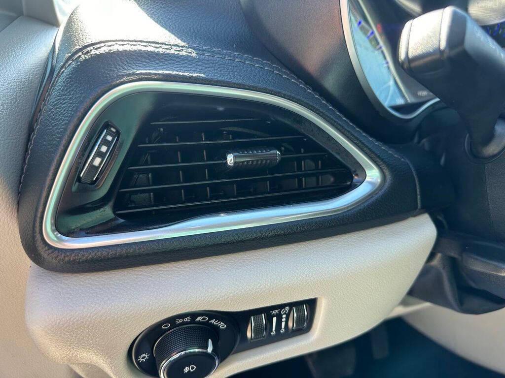 used 2020 Chrysler Pacifica car, priced at $20,988
