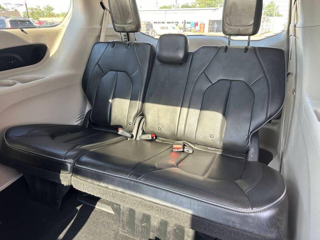 used 2020 Chrysler Pacifica car, priced at $20,988