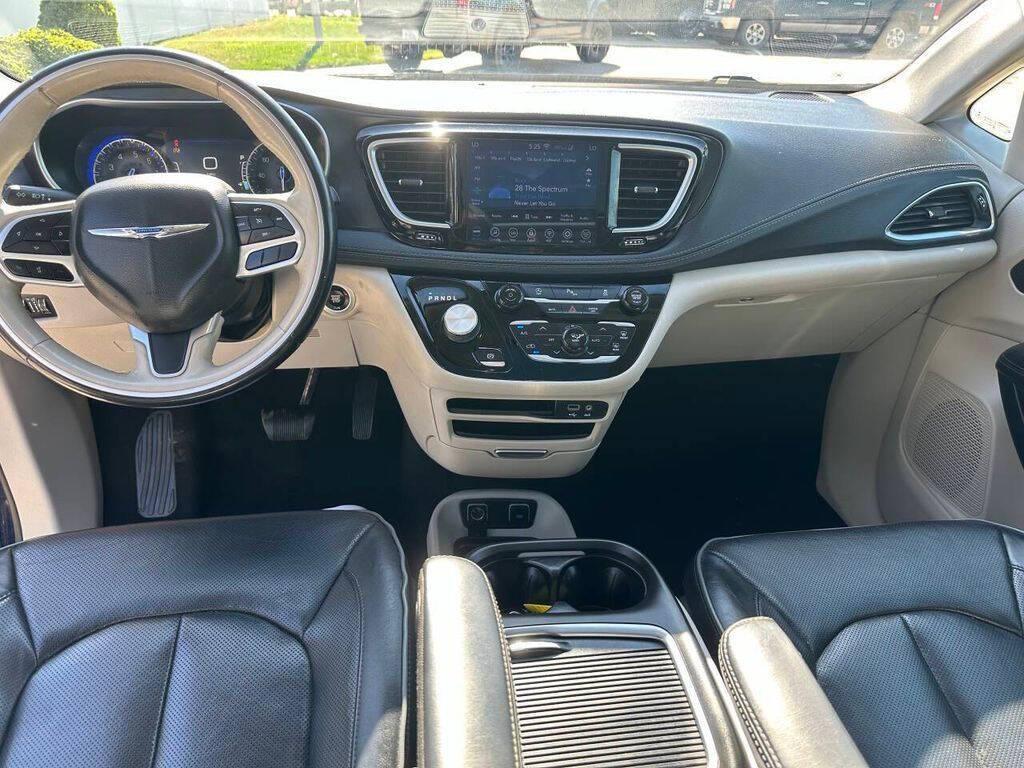 used 2020 Chrysler Pacifica car, priced at $20,988