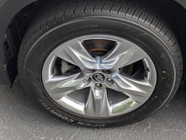 used 2018 Toyota Highlander Hybrid car, priced at $25,497