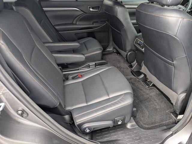 used 2018 Toyota Highlander Hybrid car, priced at $25,497