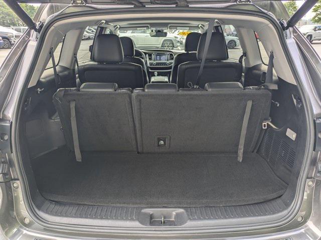 used 2018 Toyota Highlander Hybrid car, priced at $25,497