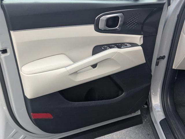 used 2025 Kia Sorento car, priced at $33,777