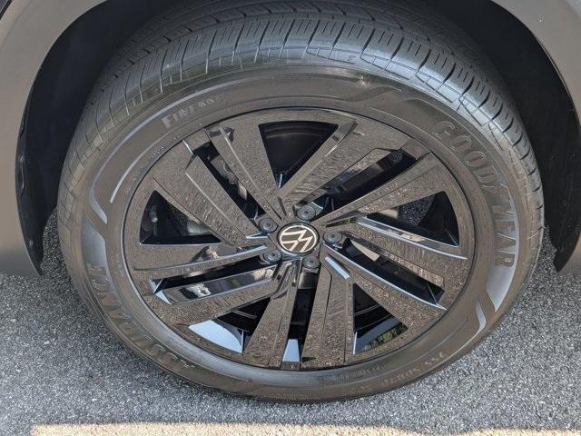used 2023 Volkswagen Atlas Cross Sport car, priced at $25,477