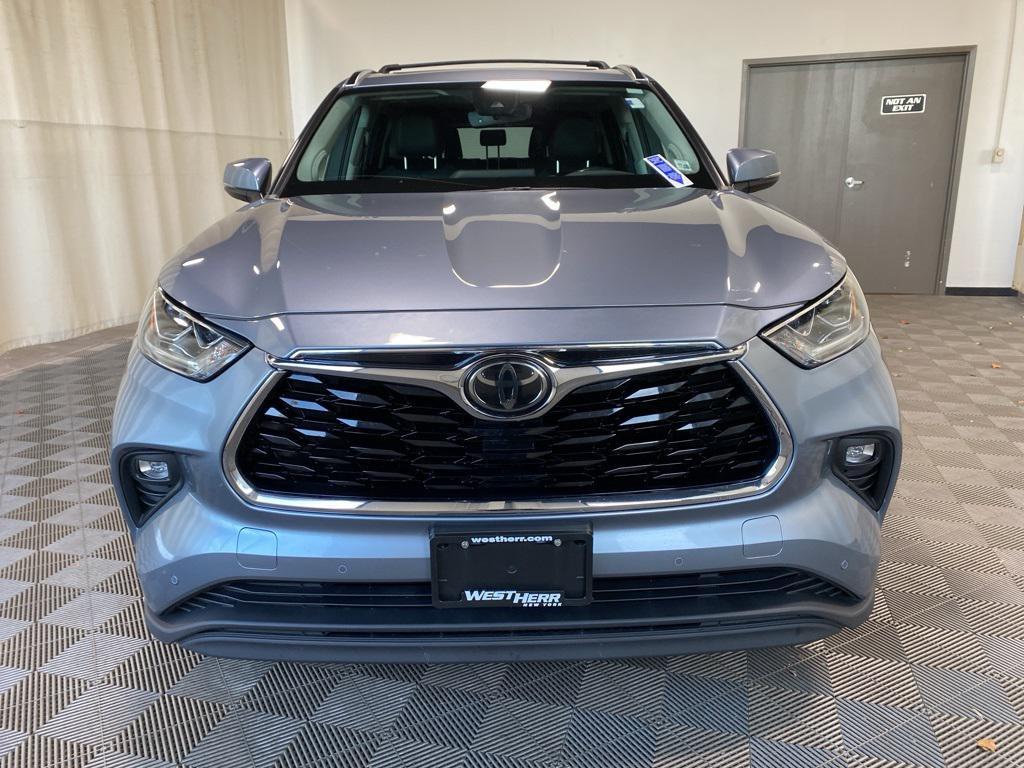 used 2020 Toyota Highlander car, priced at $27,789
