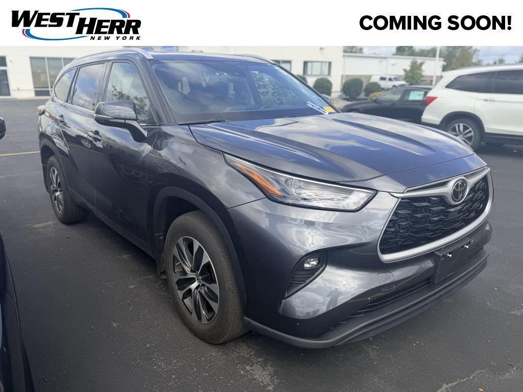 used 2022 Toyota Highlander car, priced at $37,850