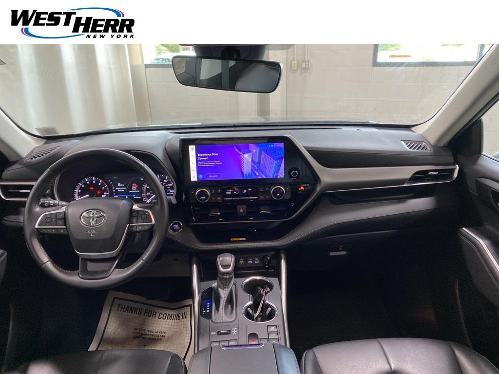 used 2023 Toyota Highlander car, priced at $36,825