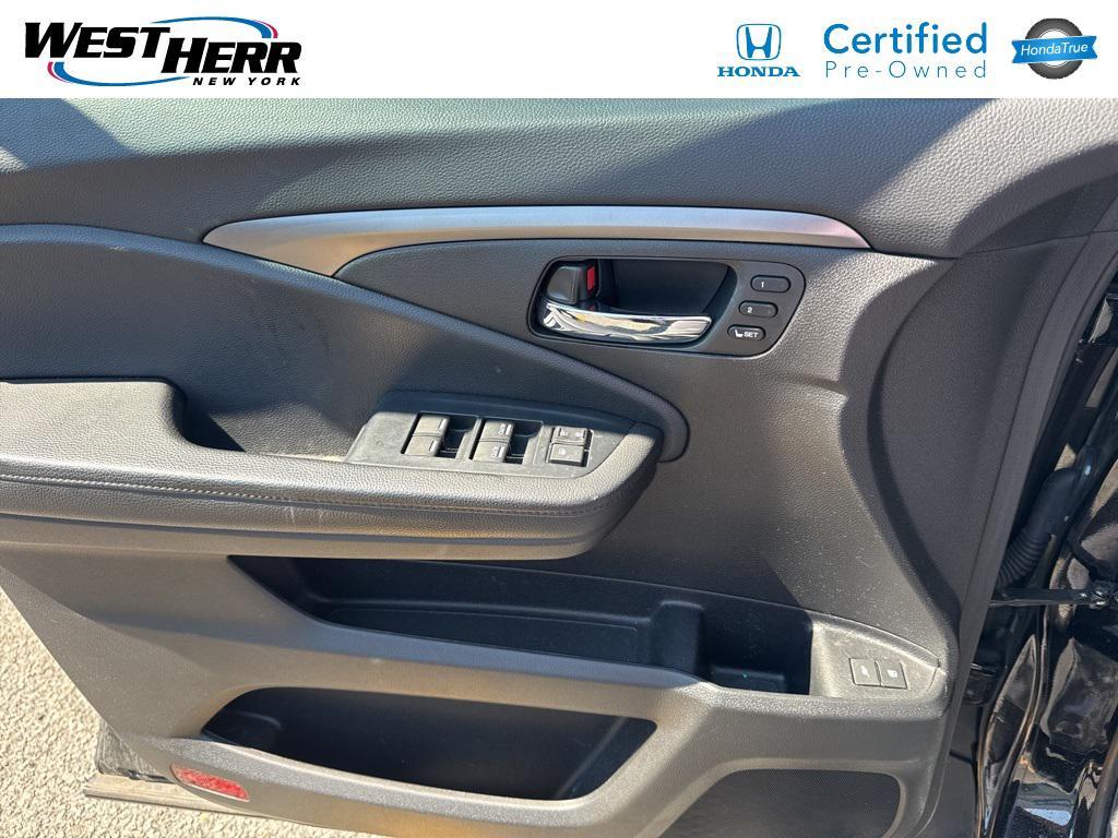 used 2022 Honda Pilot car, priced at $36,107