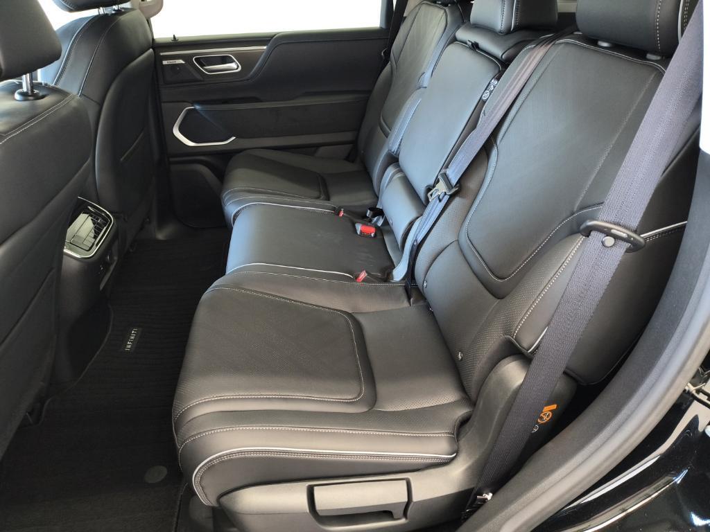 new 2025 INFINITI QX80 car, priced at $85,100