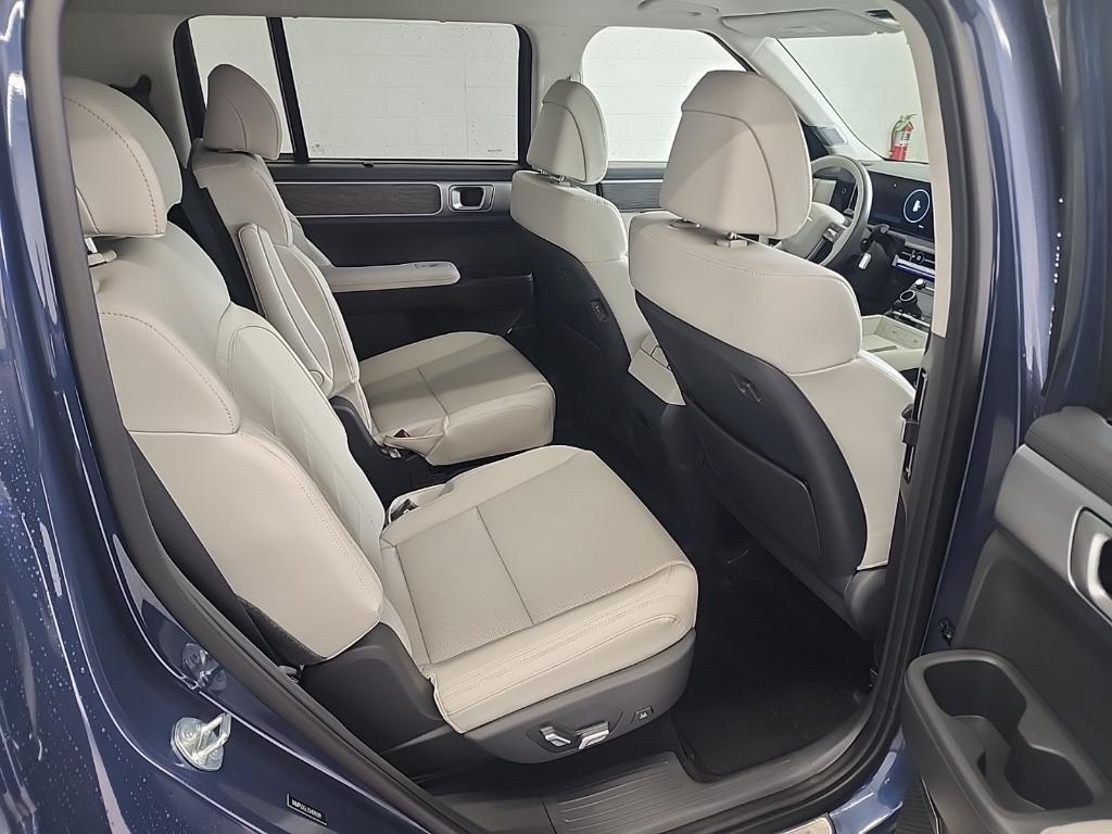 used 2025 Hyundai Santa Fe car, priced at $41,295