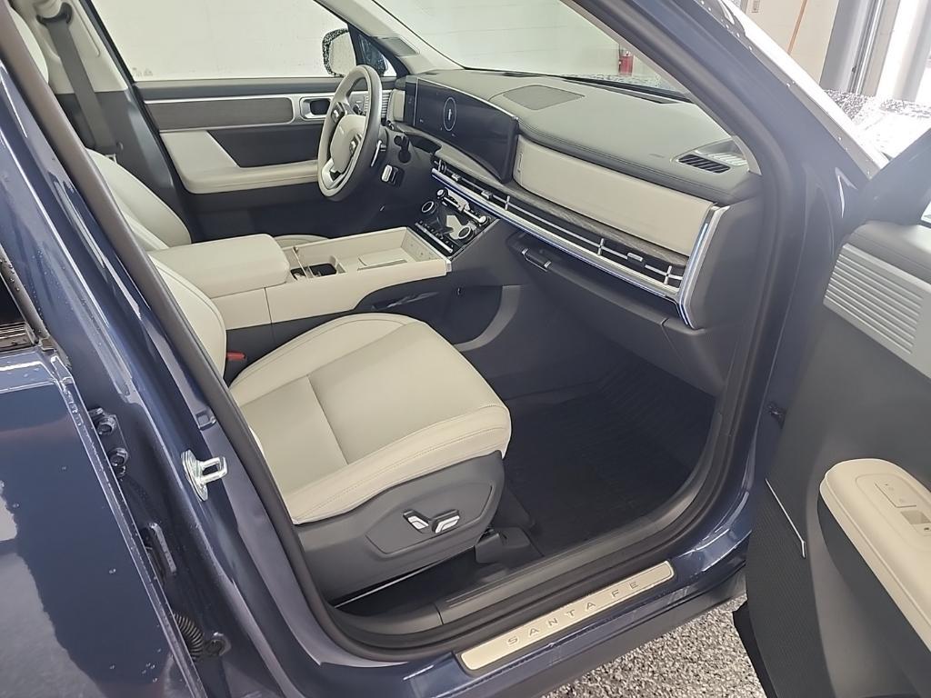 used 2025 Hyundai Santa Fe car, priced at $41,295