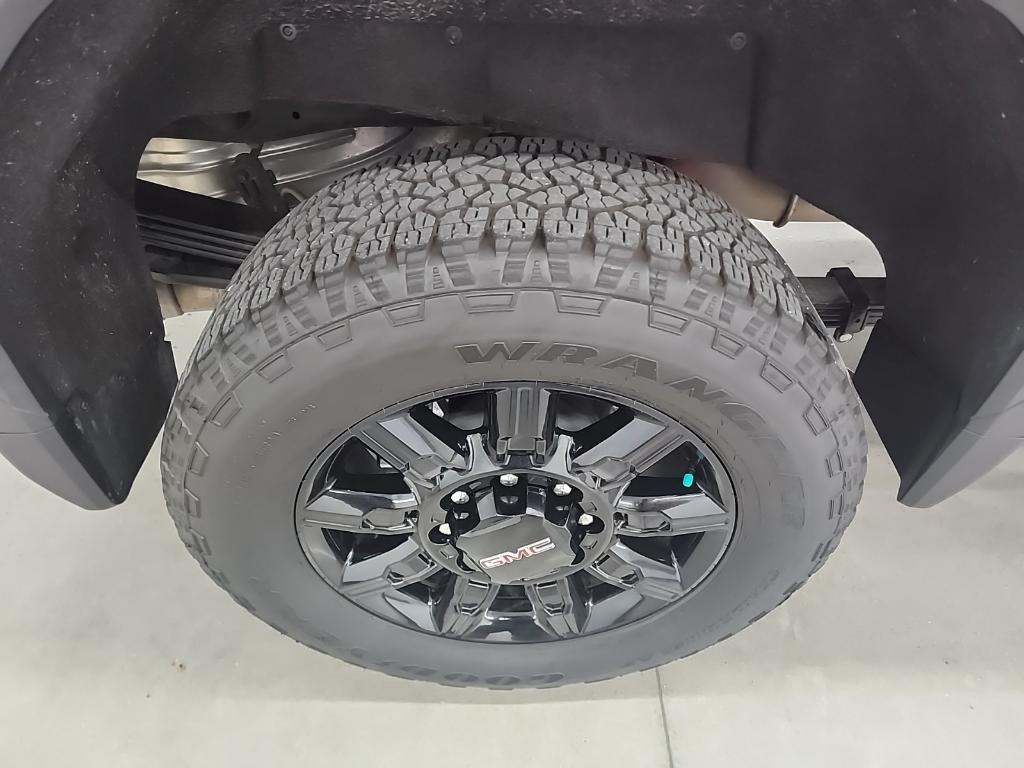 used 2024 GMC Sierra 2500 car, priced at $75,995