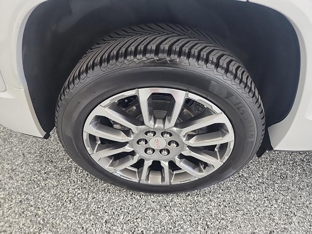 used 2022 GMC Acadia car, priced at $27,187