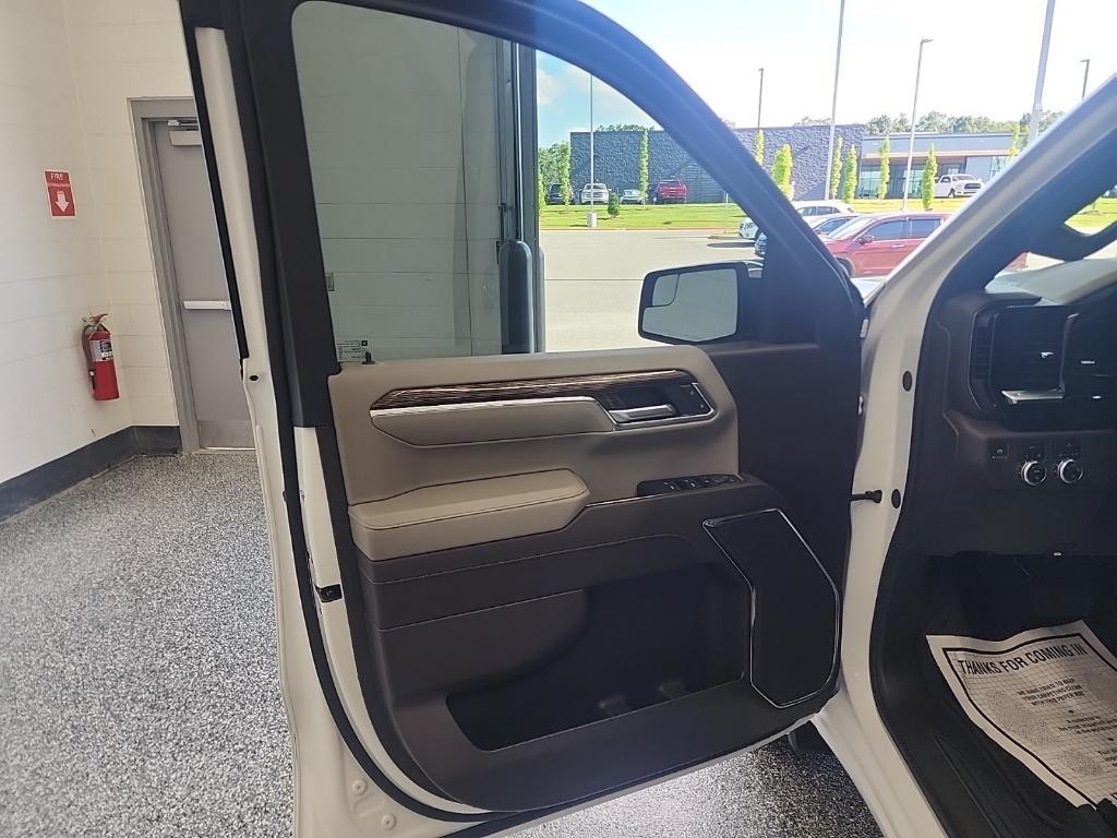 used 2024 GMC Sierra 1500 car, priced at $45,995
