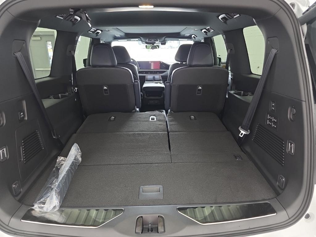 new 2026 INFINITI QX80 car, priced at $92,199