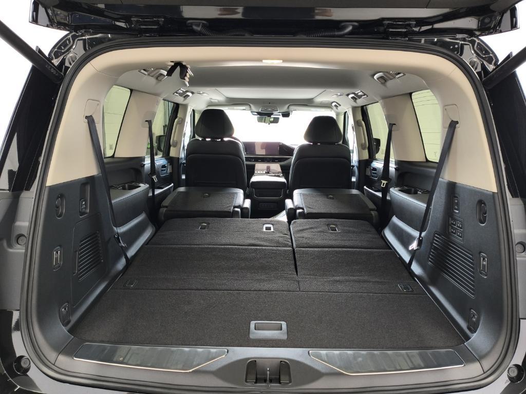 new 2025 INFINITI QX80 car, priced at $95,640