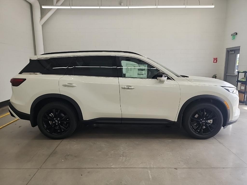 new 2025 INFINITI QX60 car, priced at $57,998
