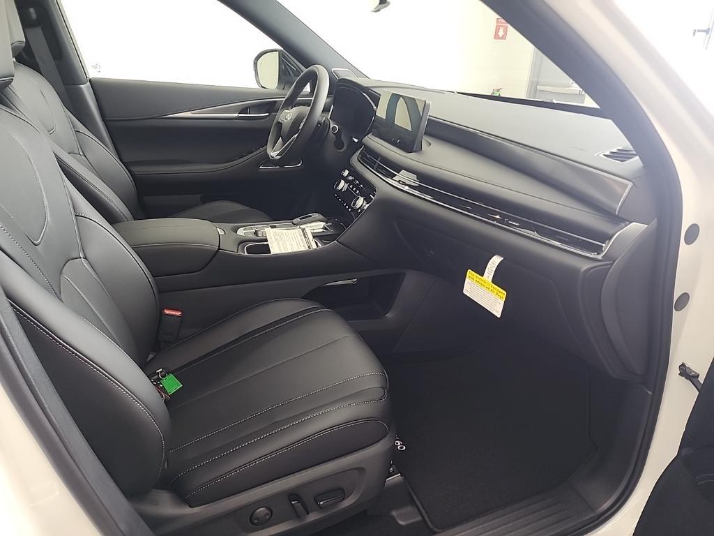 new 2025 INFINITI QX60 car, priced at $57,998