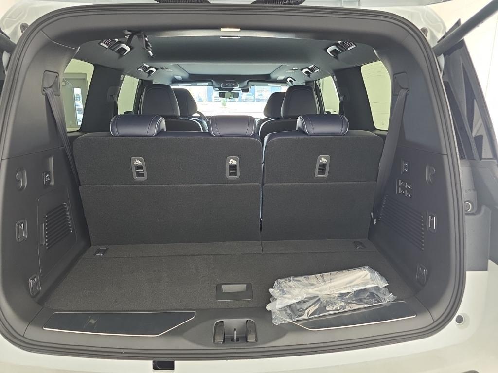 new 2026 INFINITI QX80 car, priced at $92,484