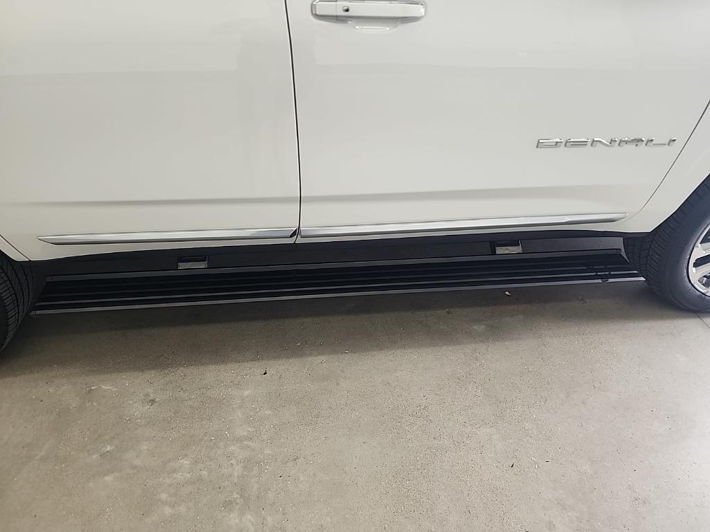 used 2024 GMC Yukon car, priced at $77,550