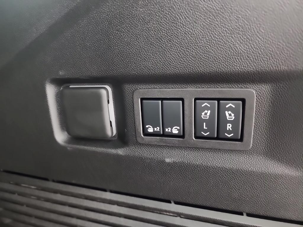 used 2024 GMC Yukon car, priced at $77,550