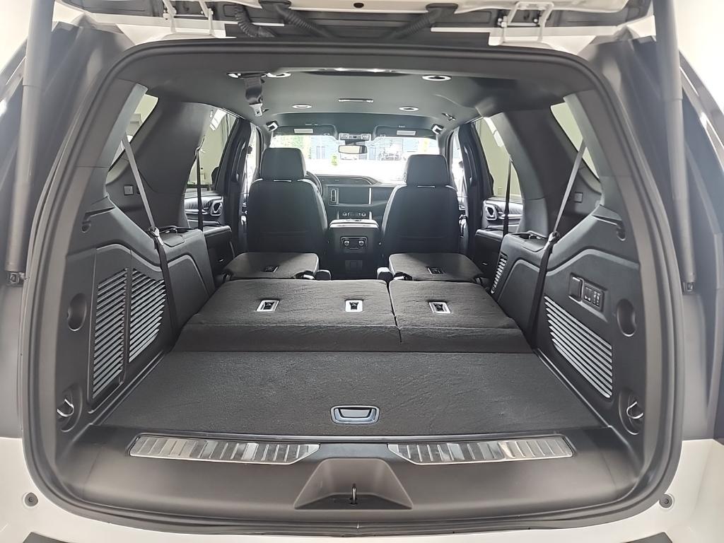 used 2024 GMC Yukon car, priced at $77,550