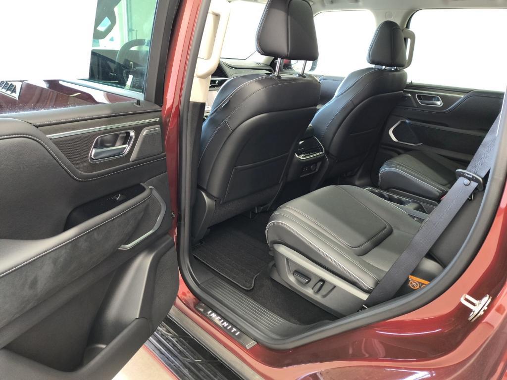 new 2025 INFINITI QX80 car, priced at $85,795
