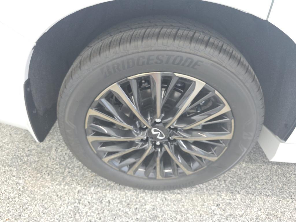 new 2026 INFINITI QX80 car, priced at $105,075