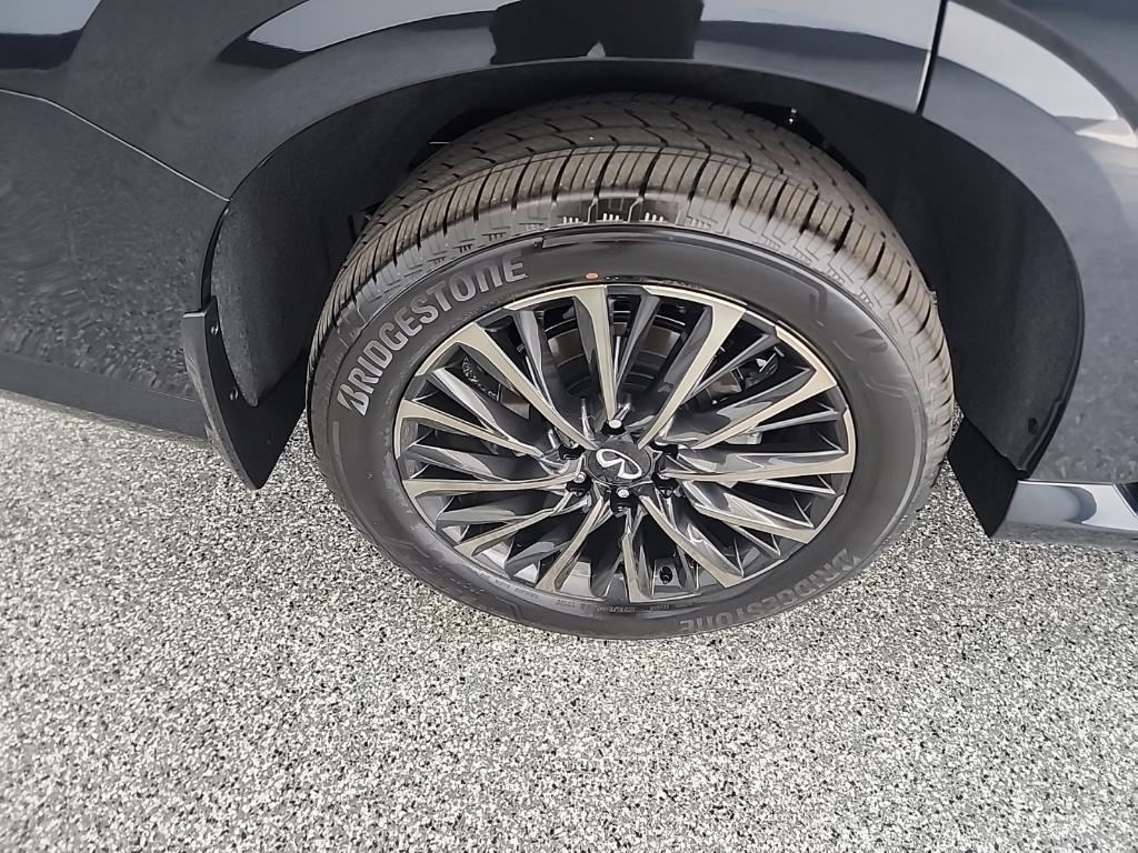 new 2026 INFINITI QX80 car, priced at $102,712