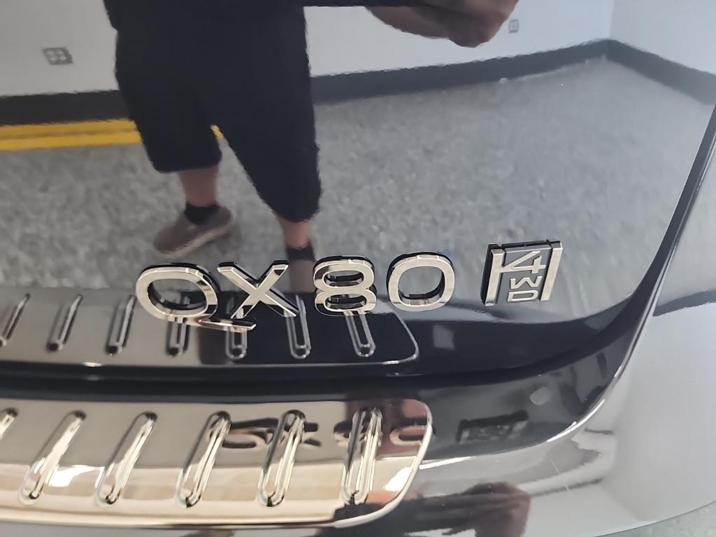 new 2026 INFINITI QX80 car, priced at $102,712