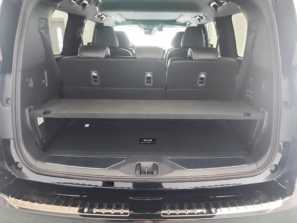 new 2026 INFINITI QX80 car, priced at $102,712