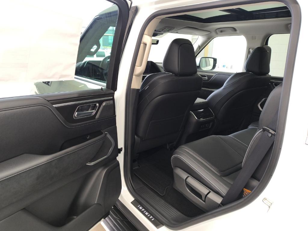 new 2025 INFINITI QX80 car, priced at $89,100