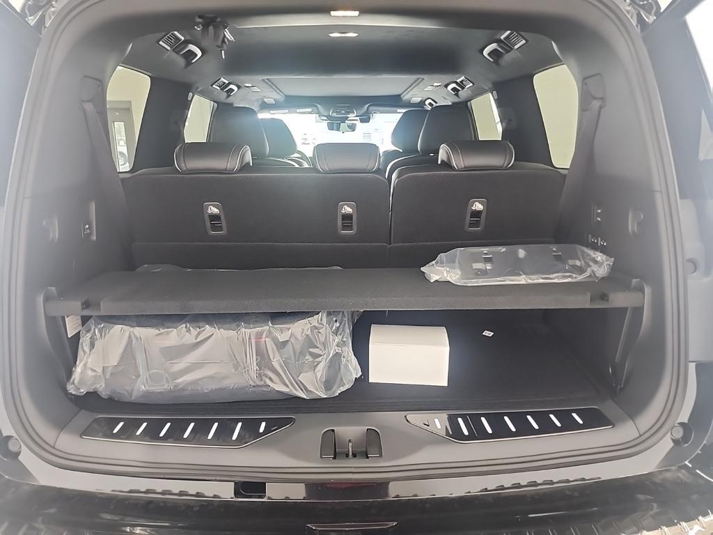 new 2026 INFINITI QX80 car, priced at $104,870