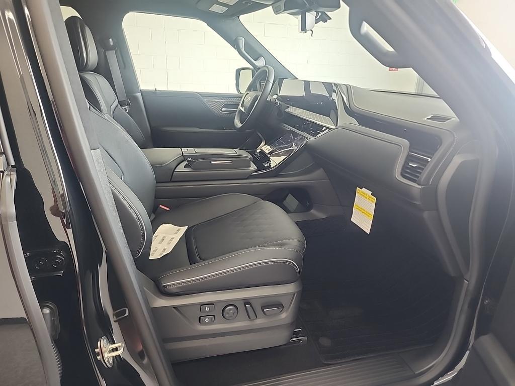 new 2026 INFINITI QX80 car, priced at $104,870