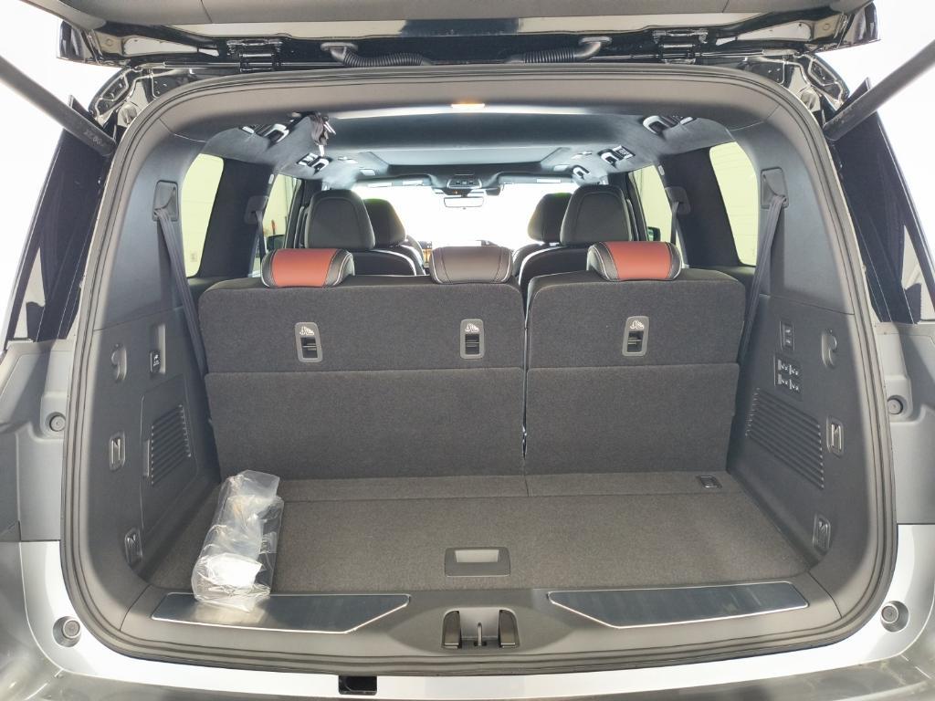 new 2025 INFINITI QX80 car, priced at $107,001