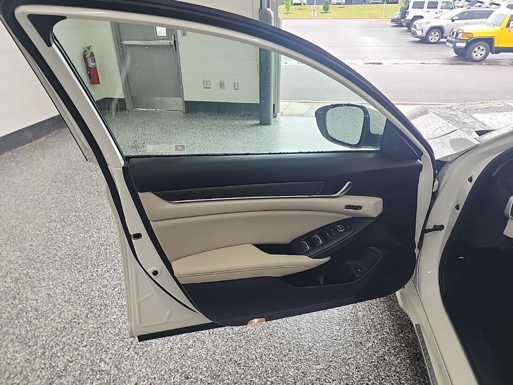 used 2022 Honda Accord Hybrid car, priced at $27,500