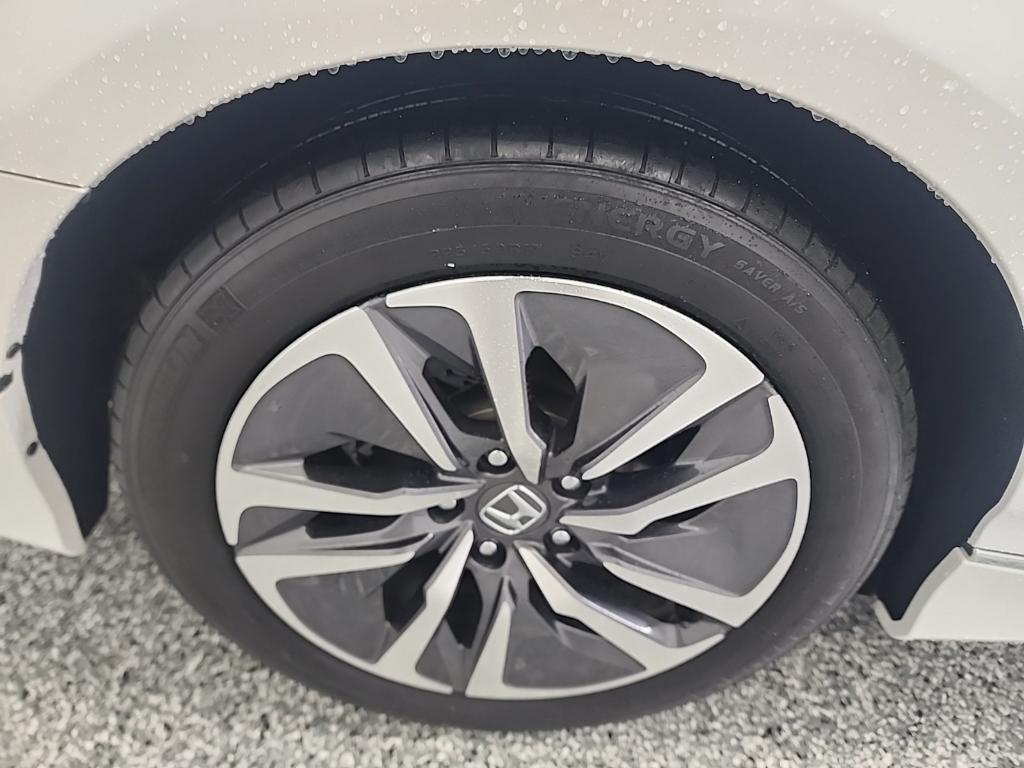used 2022 Honda Accord Hybrid car, priced at $27,500