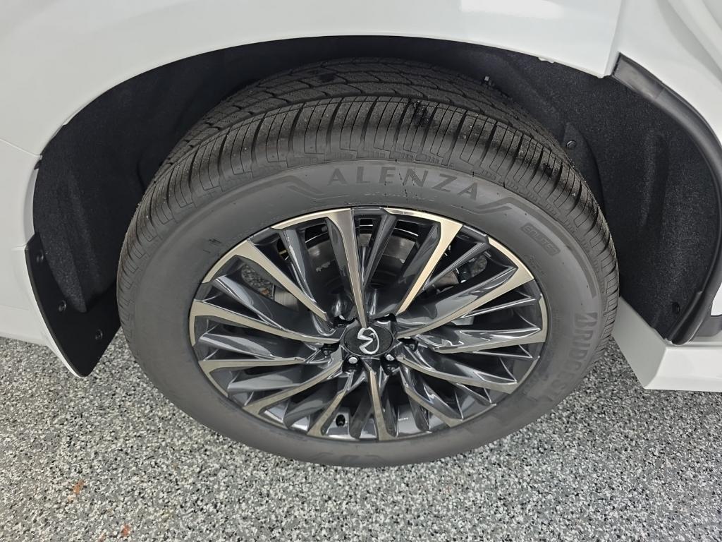 new 2026 INFINITI QX80 car, priced at $103,920