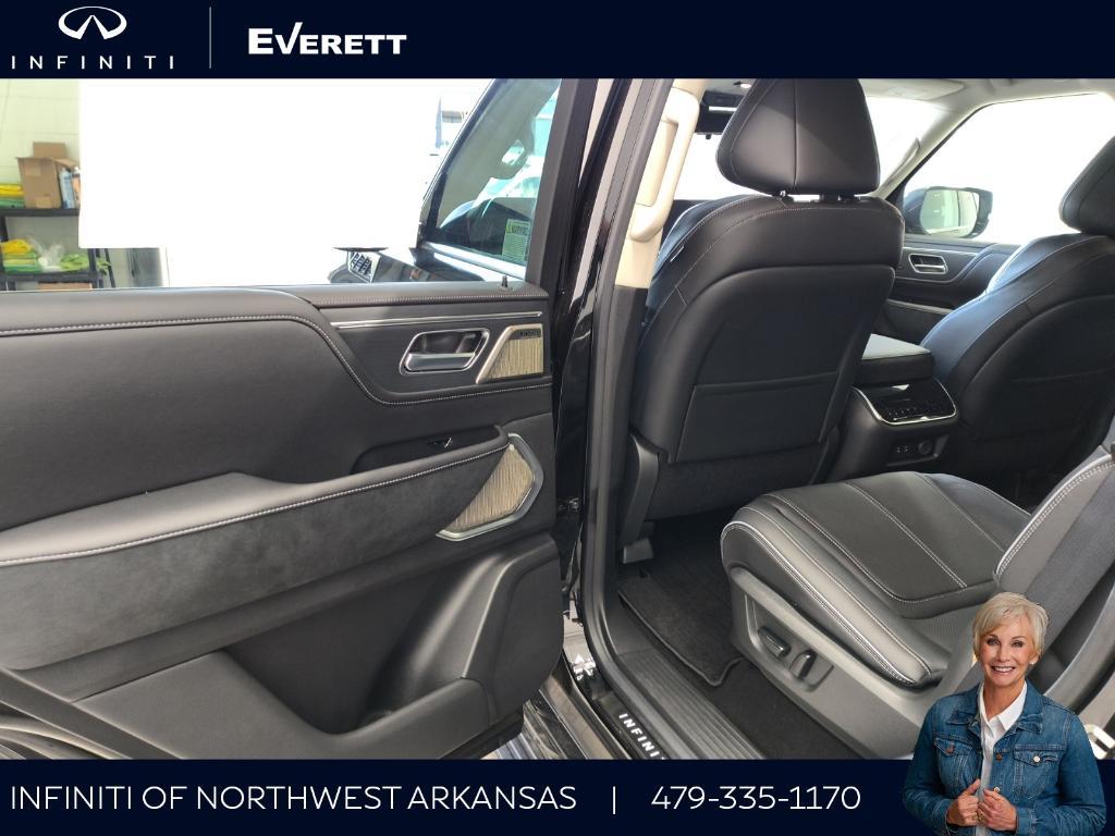 new 2025 INFINITI QX80 car, priced at $99,305