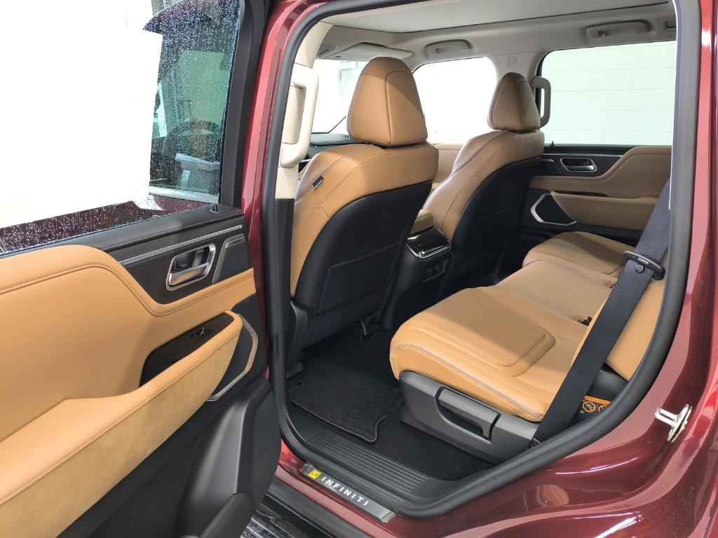 new 2025 INFINITI QX80 car, priced at $88,895