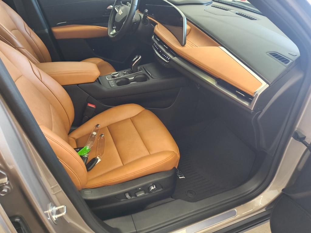 used 2024 Cadillac XT4 car, priced at $42,995