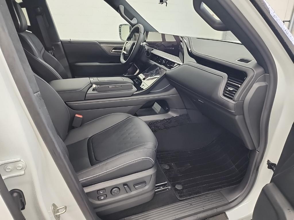 new 2026 INFINITI QX80 car, priced at $114,312
