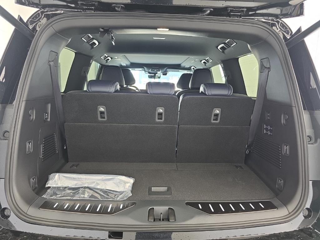 new 2026 INFINITI QX80 car, priced at $93,101