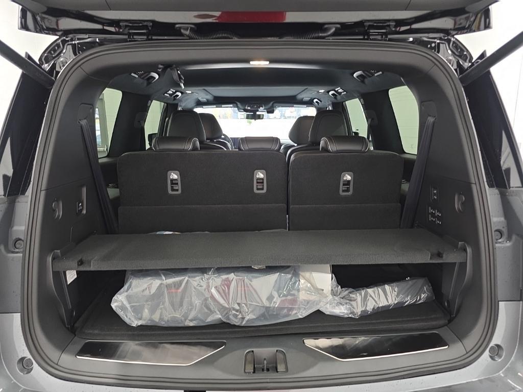 new 2026 INFINITI QX80 car, priced at $103,955