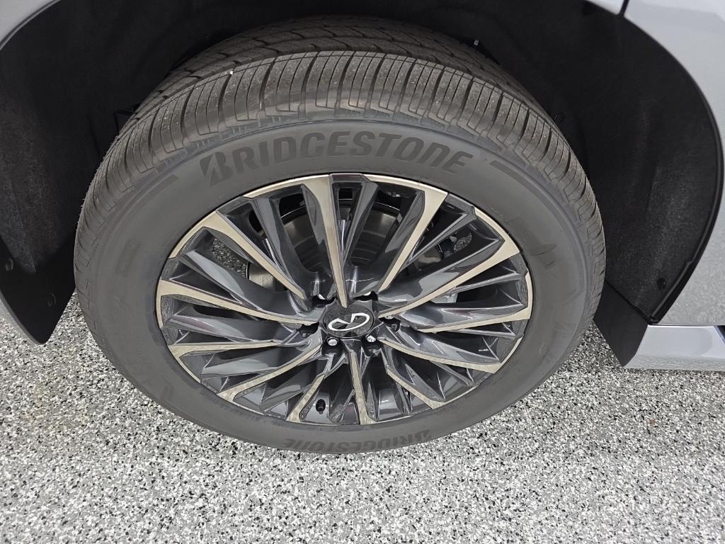 new 2026 INFINITI QX80 car, priced at $103,955