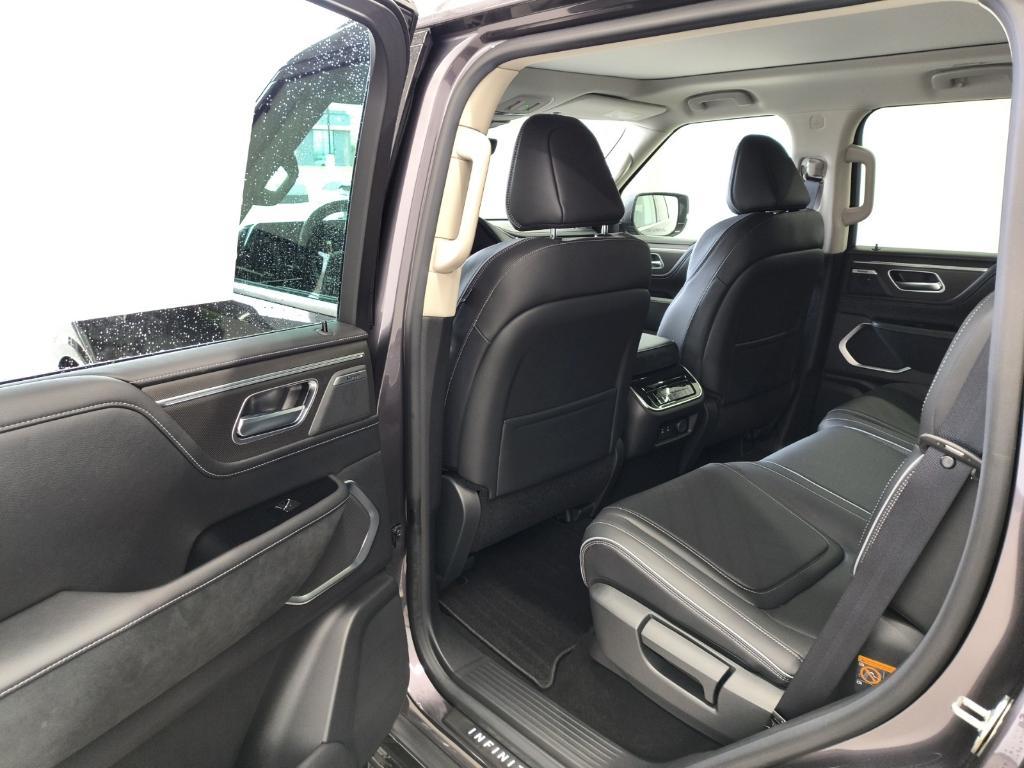 new 2025 INFINITI QX80 car, priced at $88,895