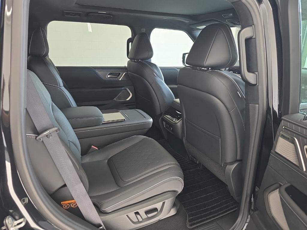 new 2026 INFINITI QX80 car, priced at $104,870