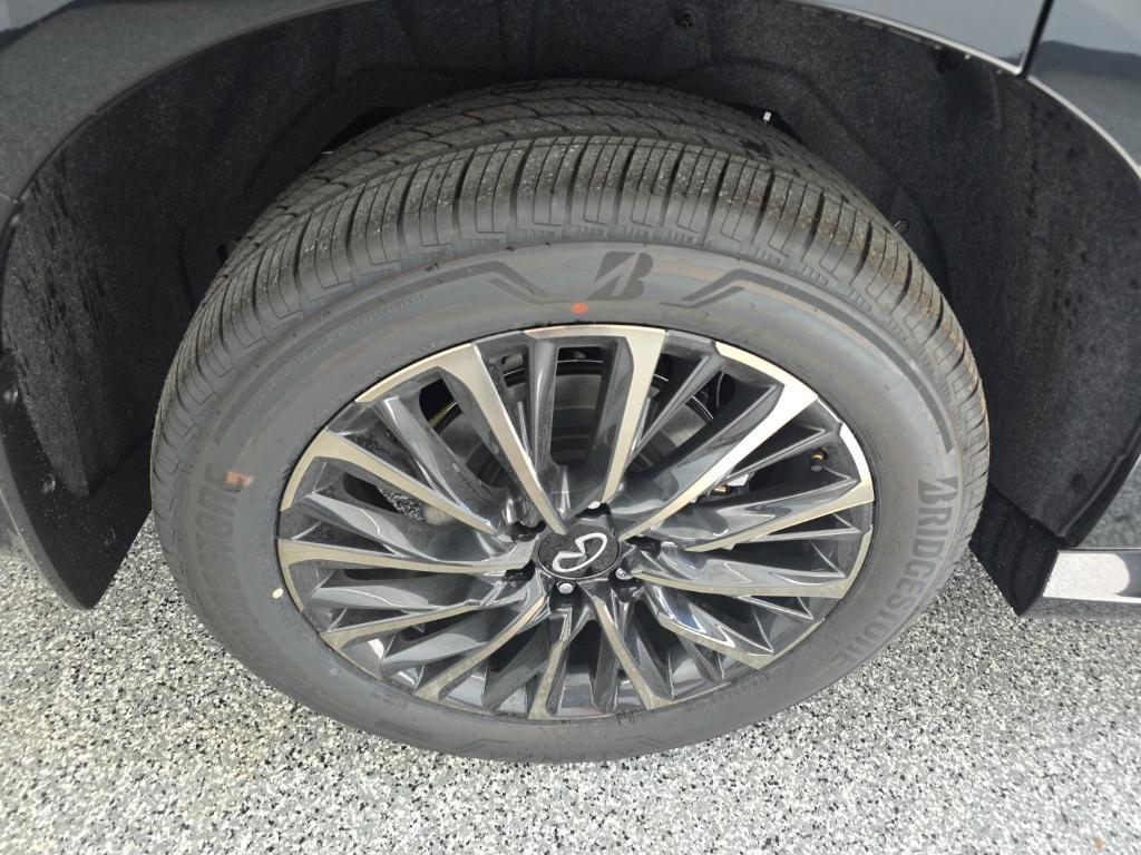 new 2026 INFINITI QX80 car, priced at $104,870